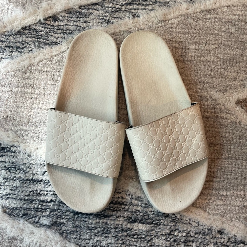 Gucci microguccissima Ivory Slides